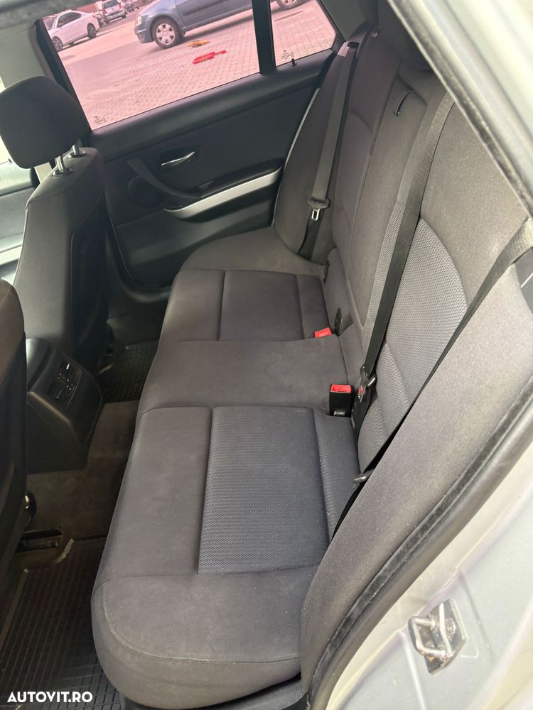 BMW Seria 3 318d - 4