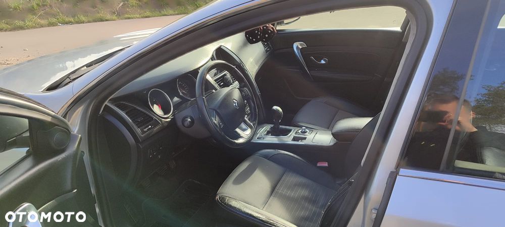 Renault Latitude 2.0 dCi - 19