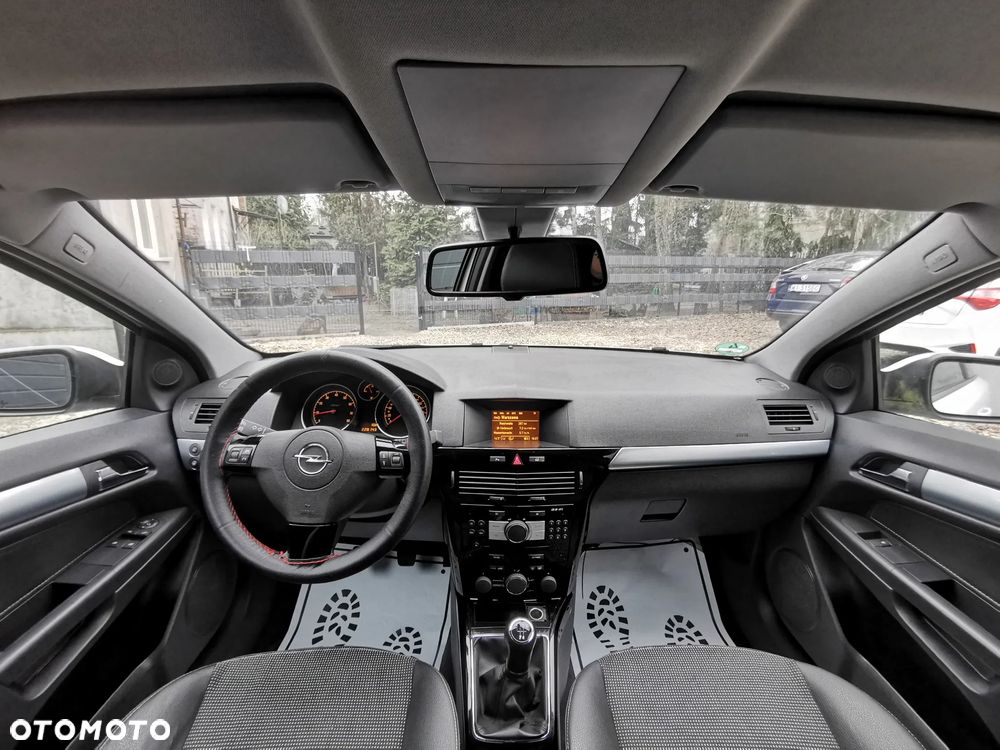 Opel Astra 1.6 Black&White - 21