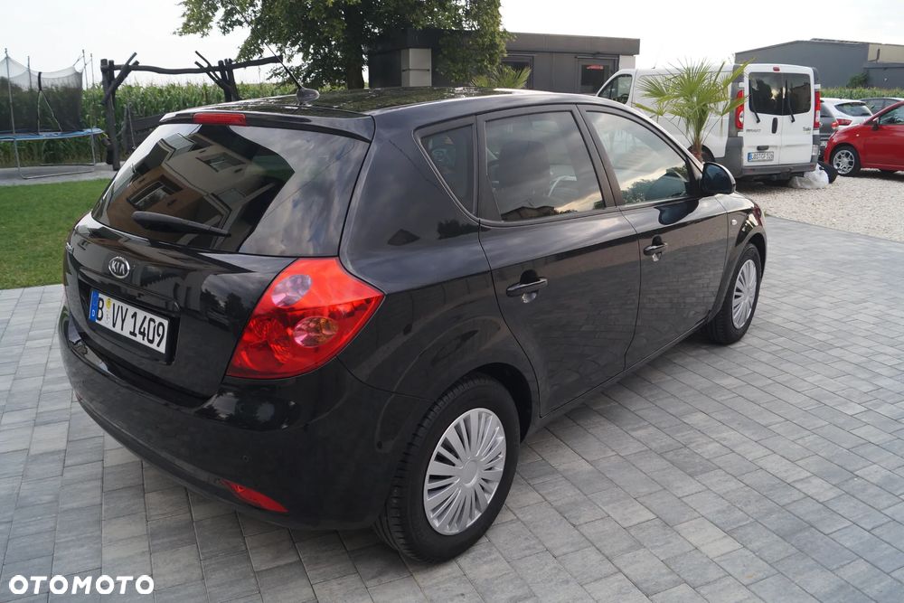 Kia Ceed - 3