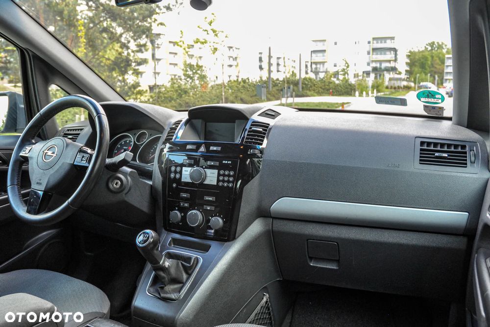 Opel Zafira - 11