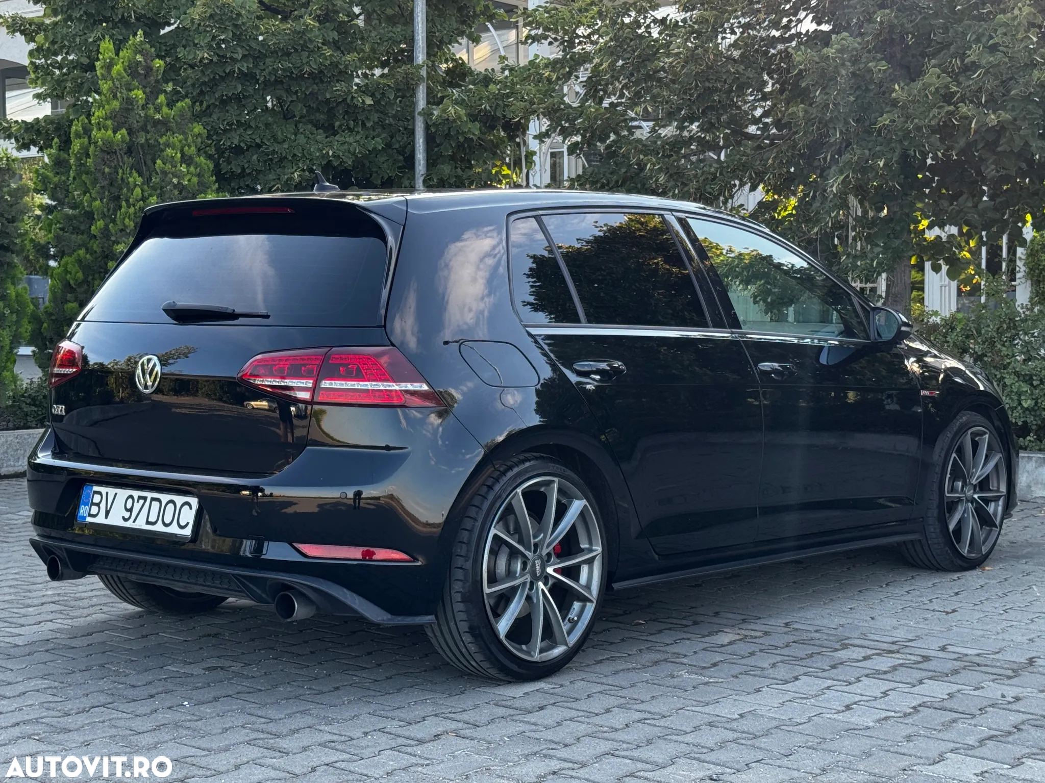 Volkswagen Golf 2.0 TSI BMT DSG GTI - 9