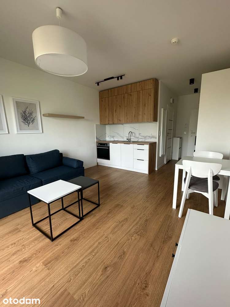 Studio - Al. 3 maja 51b/419 – Błonia – bez pośredników