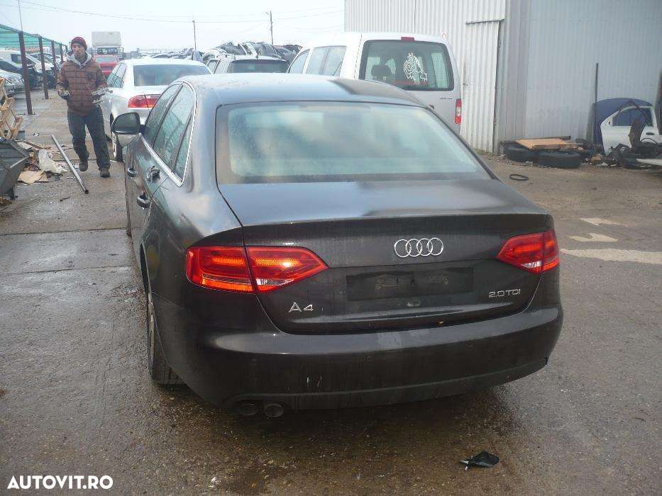 Dezmembrez Audi A4 8K Sedan 2.0 TDI Maro - 1
