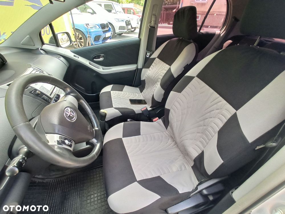 Toyota Yaris - 7