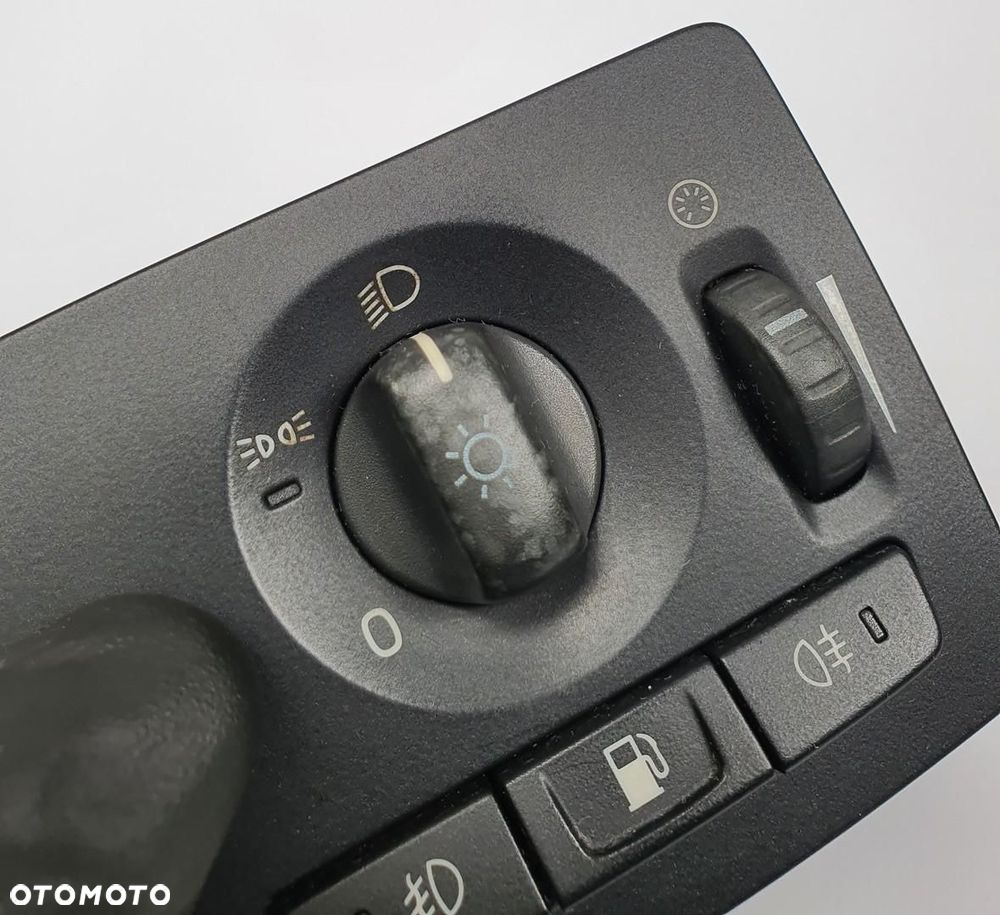 PANEL REGULACJI ŚWIATEŁ PRZYCISK KLAPKI PALIWA VOLVO C70 II 30739299 - 2