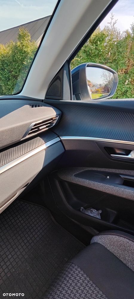 Peugeot 3008 1.2 PureTech Allure S&S - 24