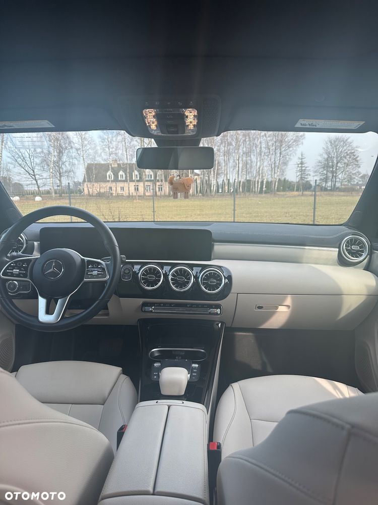 Mercedes-Benz CLA 250 4Matic 7G-DCT - 12