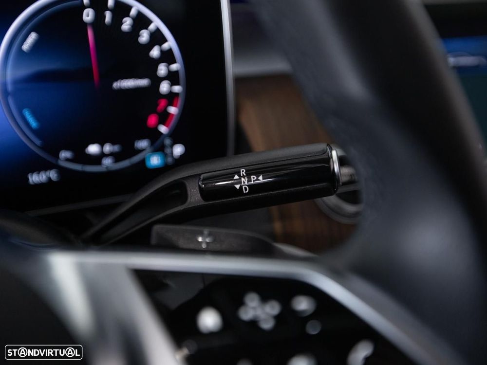 Mercedes-Benz GLC 300 e 4Matic 9G-TRONIC Edition Avantgarde - 27