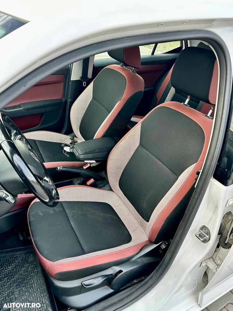 Skoda Fabia 1.0 MPI Style - 9