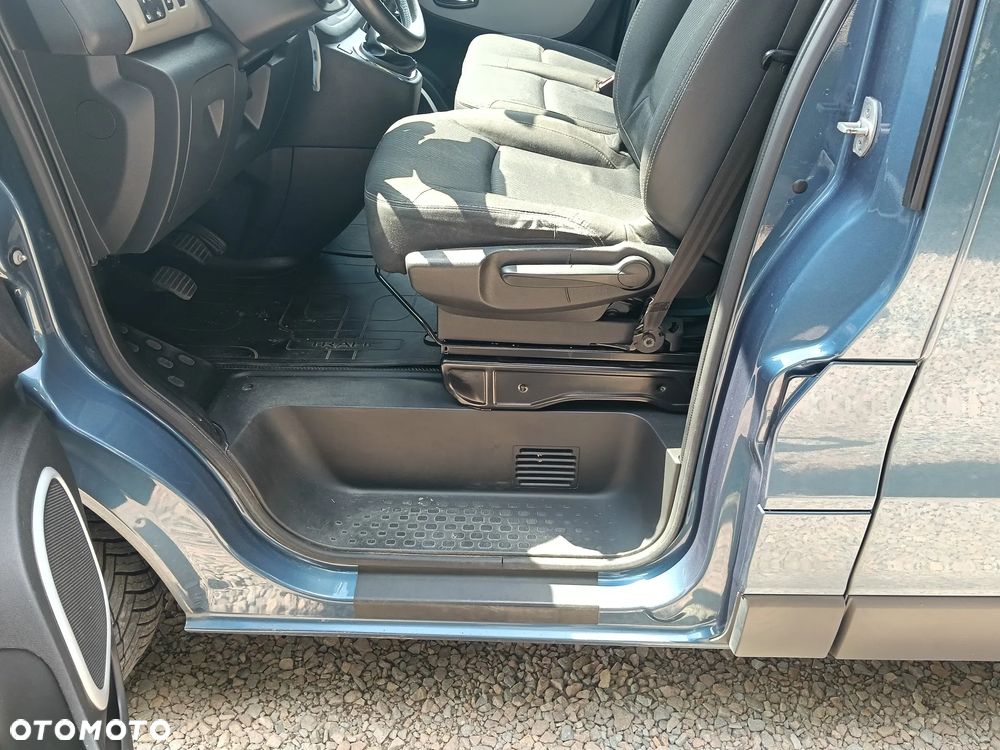 Renault Trafic Grand 1.6 dCi - 22