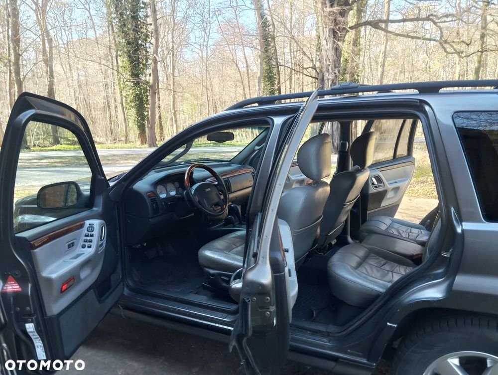 Jeep Grand Cherokee - 16