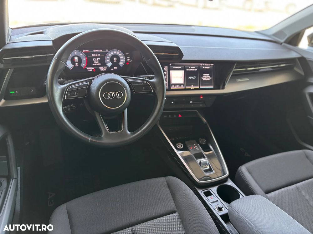 Audi A3 Sportback 2.0 30 TDI S tronic Basic - 13