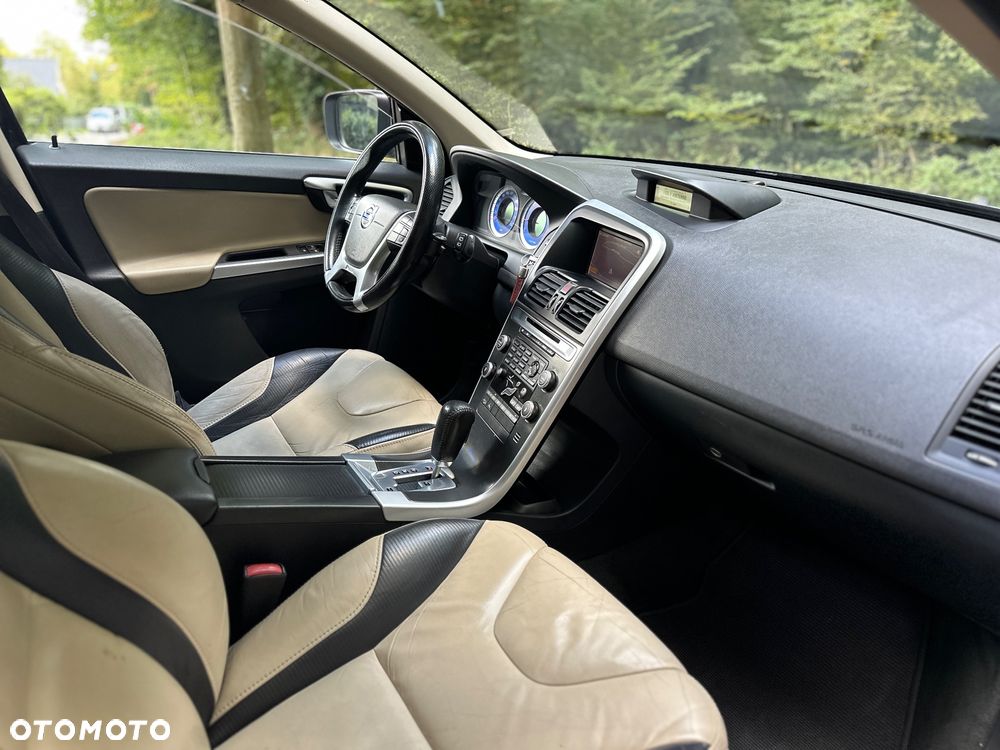 Volvo XC 60 2.4D AWD - 10