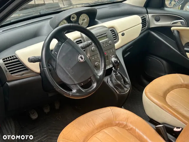 Lancia Ypsilon 1.2 16v Class - 8