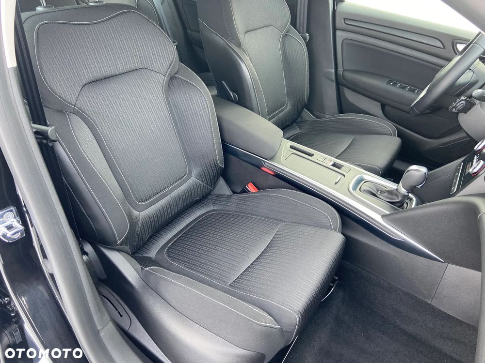 Renault Megane ENERGY TCe 130 EDC LIMITED - 25