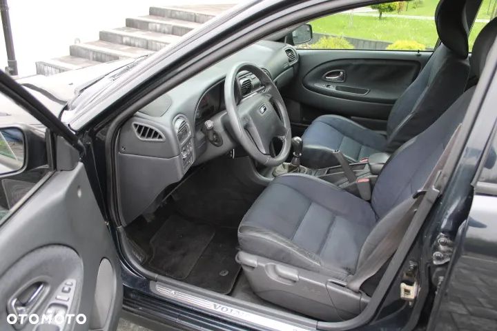 Volvo V40 1.8 - 19