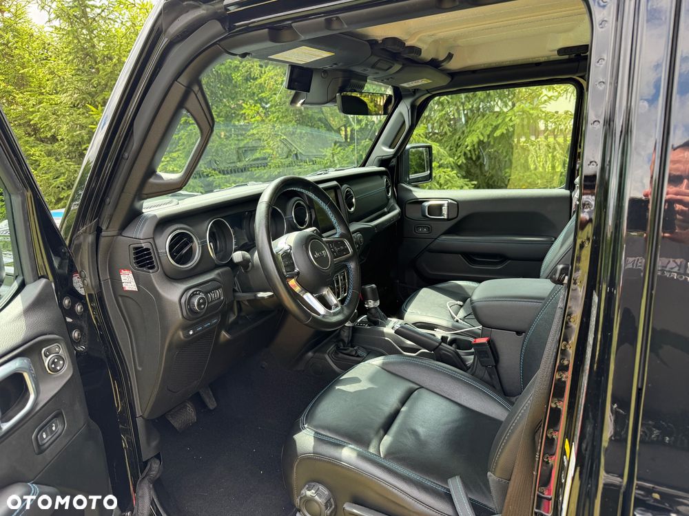 Jeep Wrangler - 25