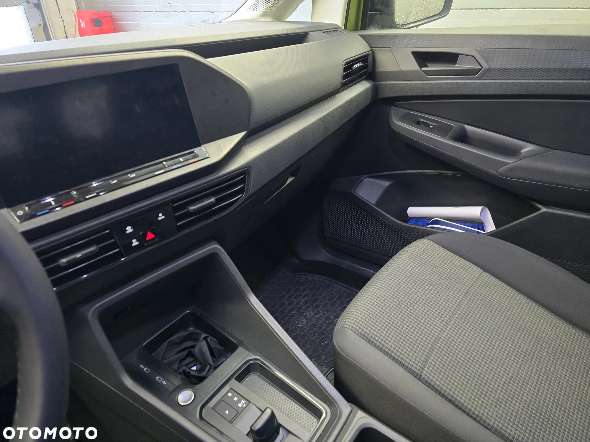 Volkswagen Caddy 2.0 TDI DSG - 11