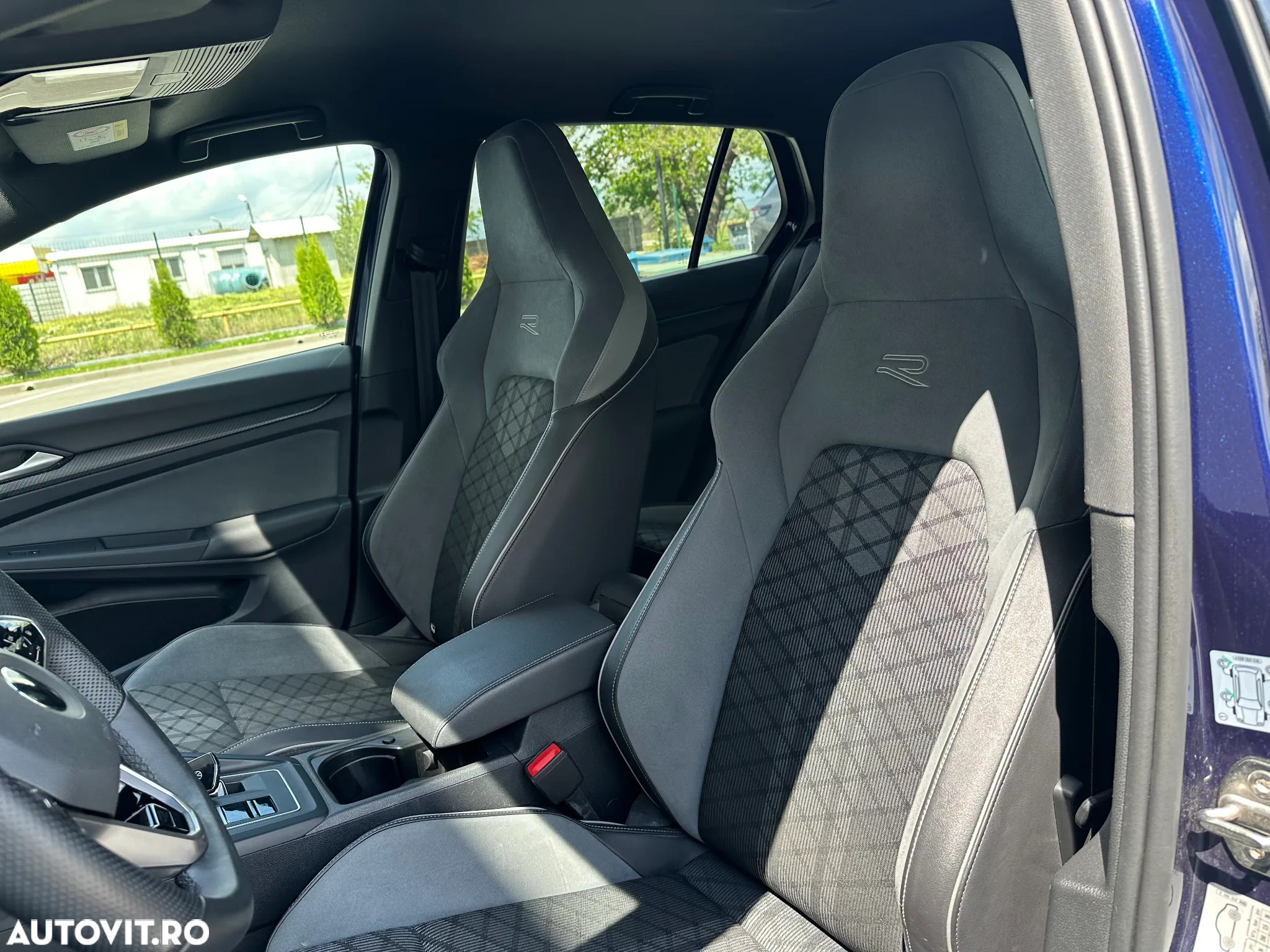 Volkswagen Golf 1.5 eTSI ACT DSG MHEV R-Line - 13