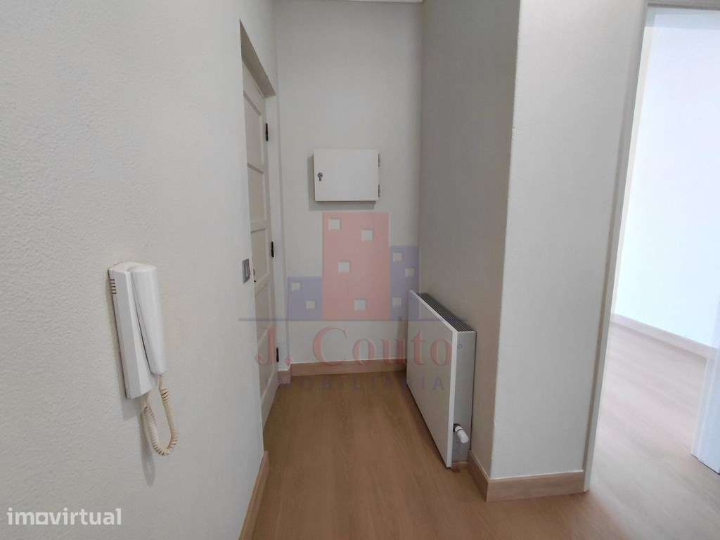 Apartamento T3 com quintal e espaço de estacionamento - Grande imagem: 5/33