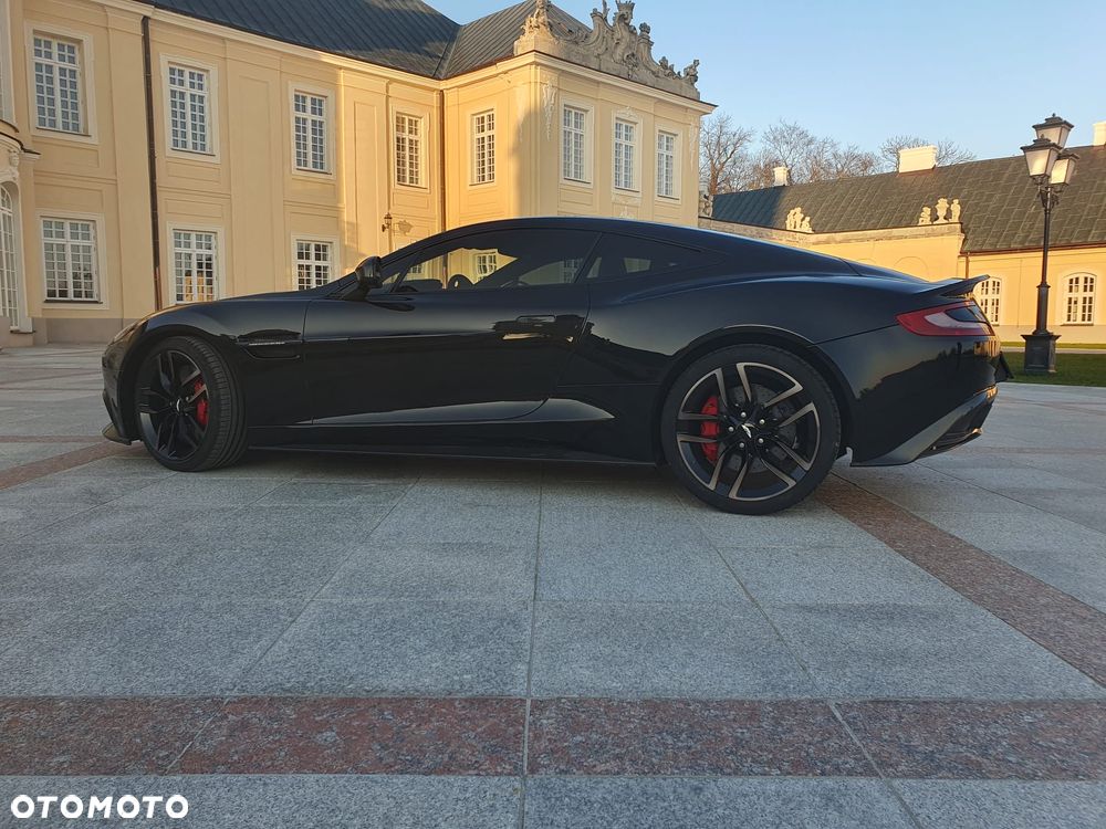 Aston Martin Vanquish - 3
