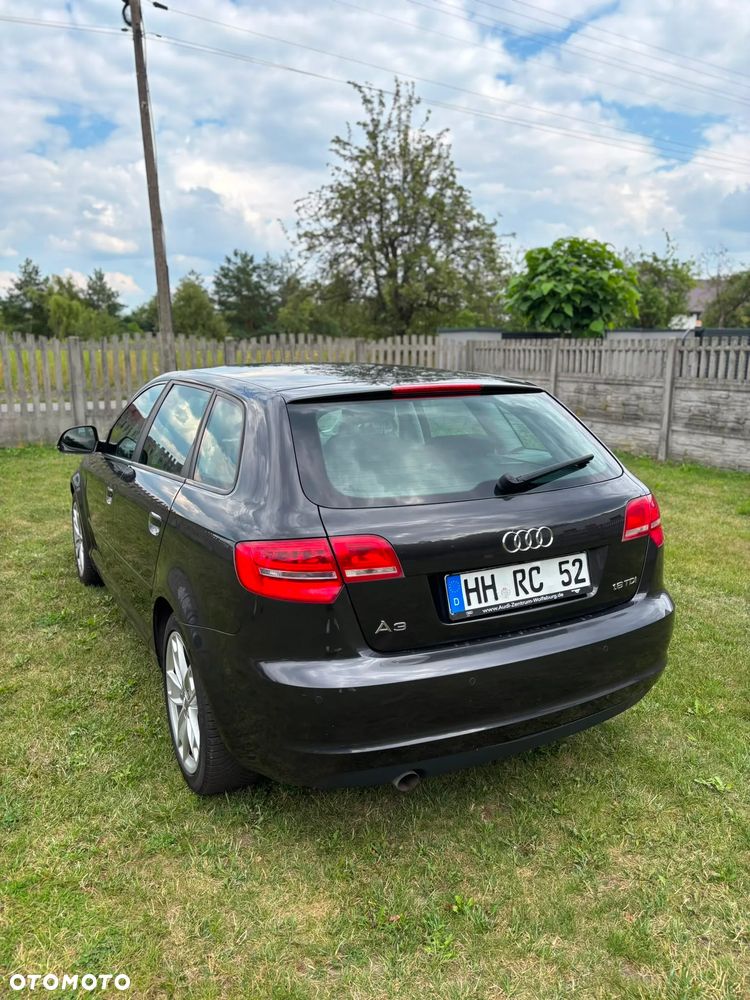 Audi A3 Sportback 1.6 TDI DPF Attraction - 3