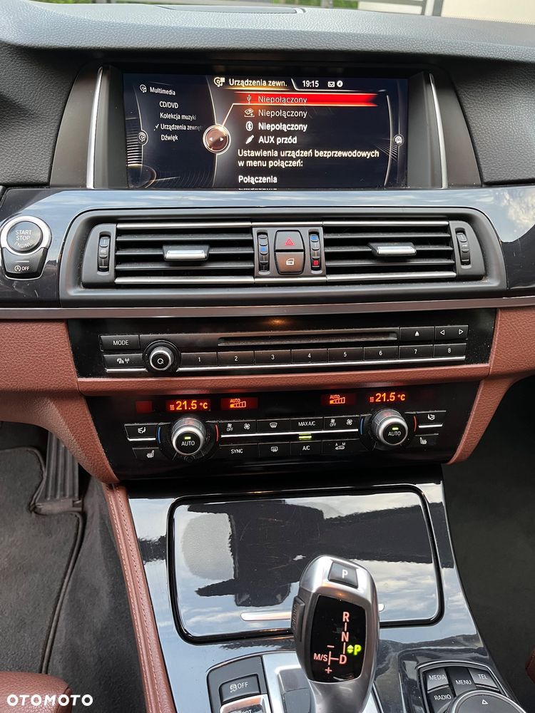 BMW Seria 5 530d xDrive Modern Line - 19