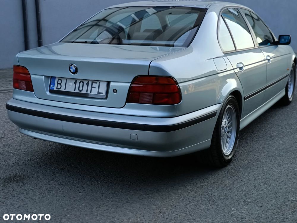 BMW Seria 5 520i - 6