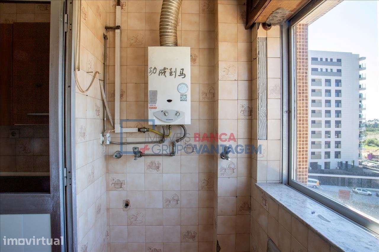 Apartamento T2 com arrecadação localizado em Santa Marinha - Grande imagem: 3/22