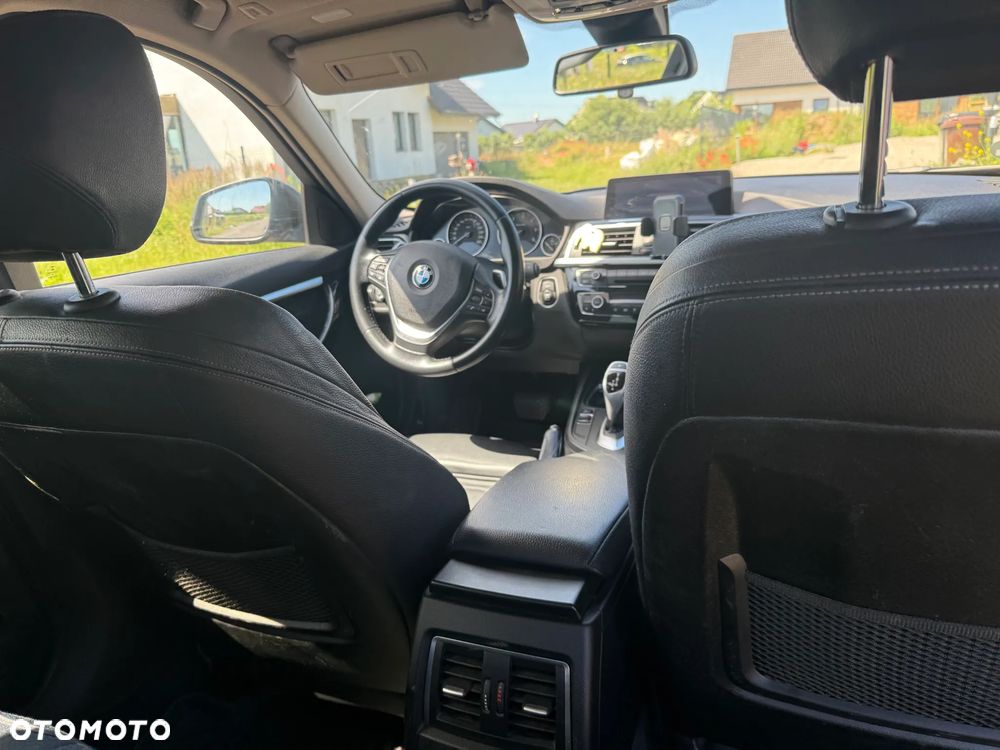 BMW Seria 3 320d Efficient Dynamics - 32