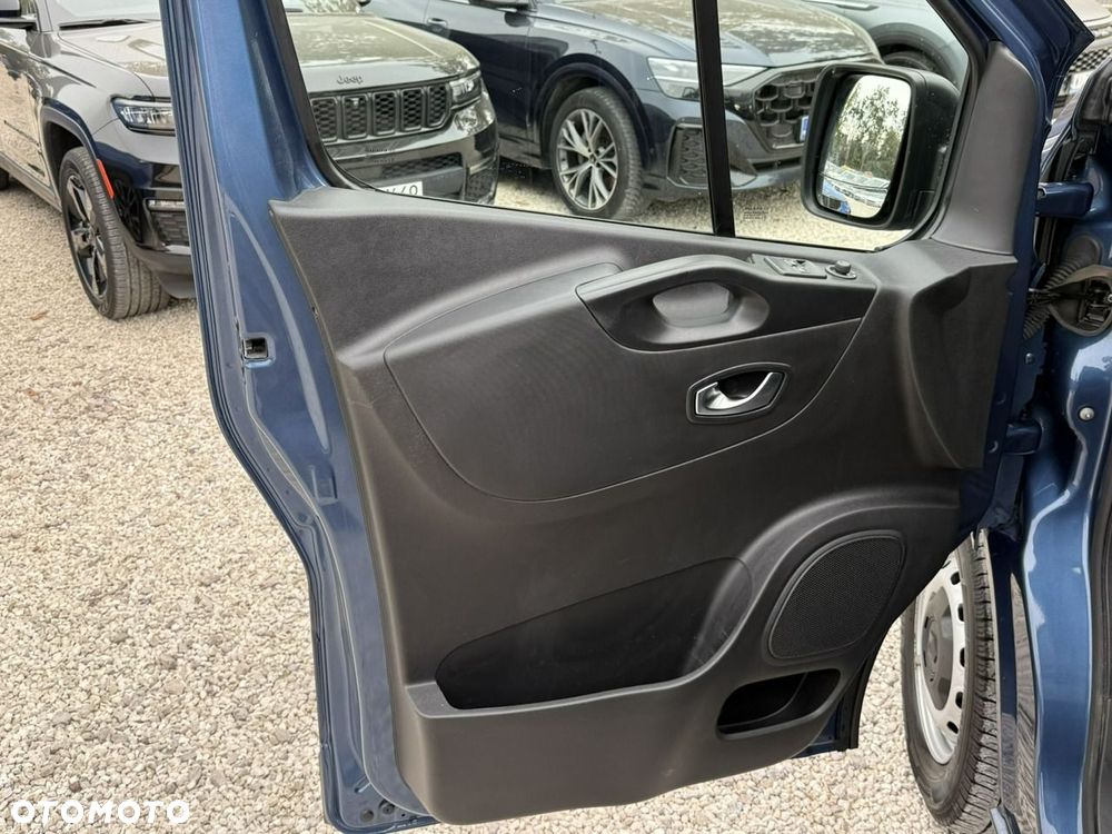 Renault Trafic - 12