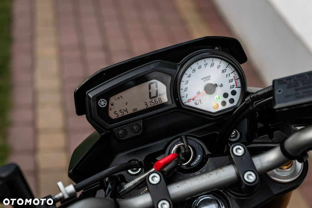 Yamaha FZ - 8