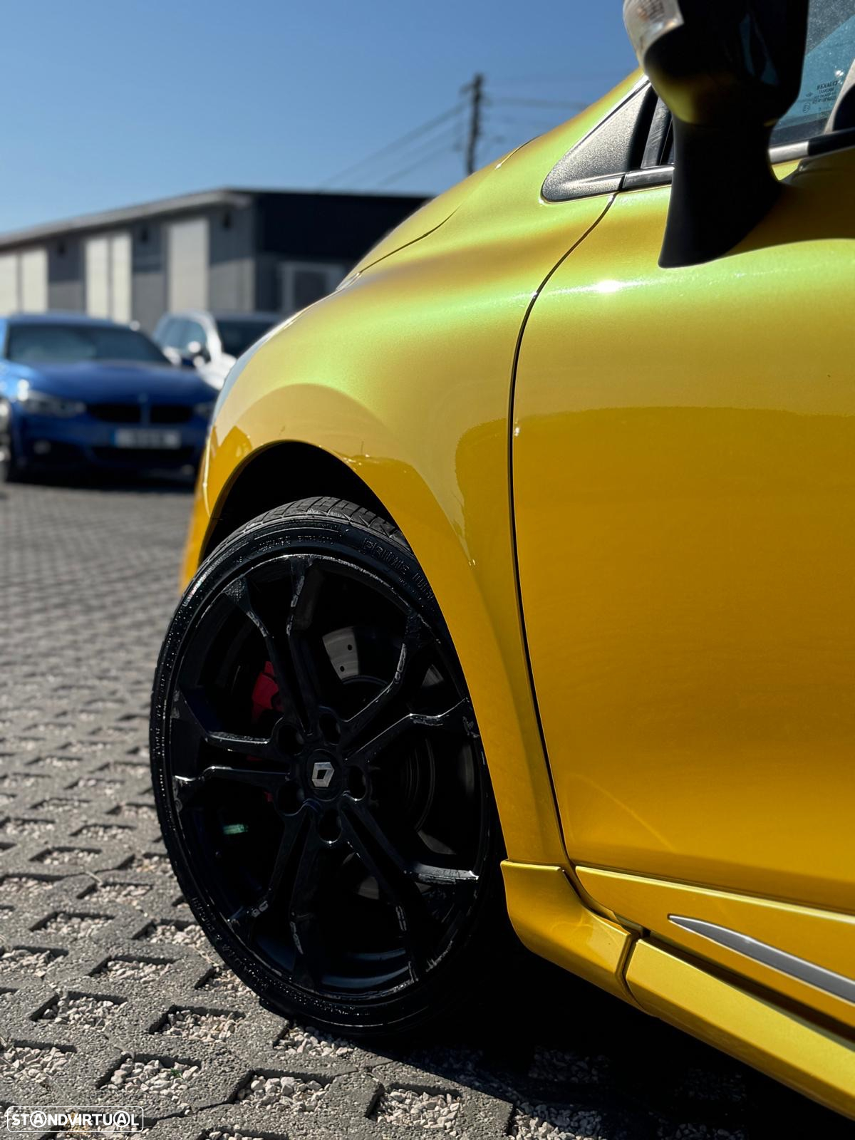 Renault Clio 1.6 T RS EDC - 10
