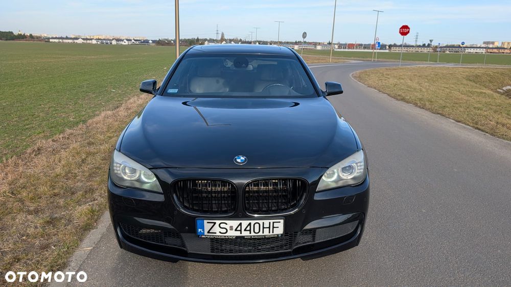 BMW Seria 7 750i xDrive - 2