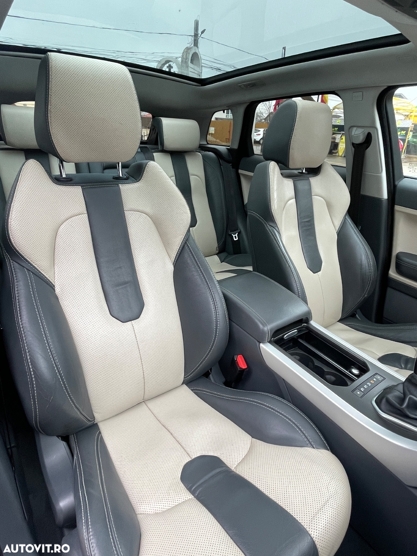 Land Rover Range Rover Evoque - 31