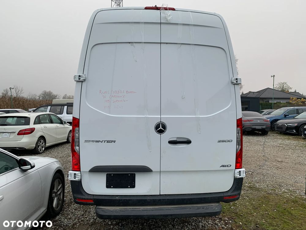 Mercedes-Benz Sprinter - 6