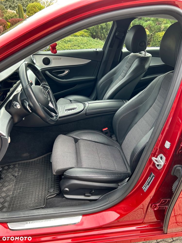 Mercedes-Benz Klasa E 220 d 4Matic 9G-TRONIC Avantgarde - 14