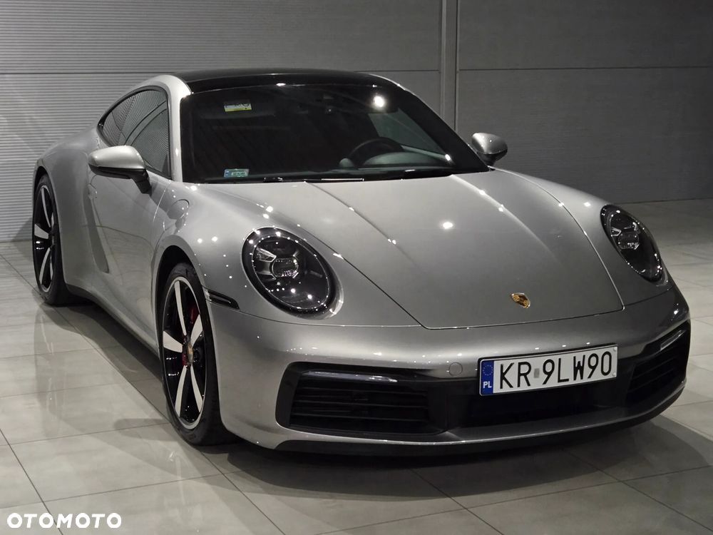 Porsche 911 Carrera 4S - 3