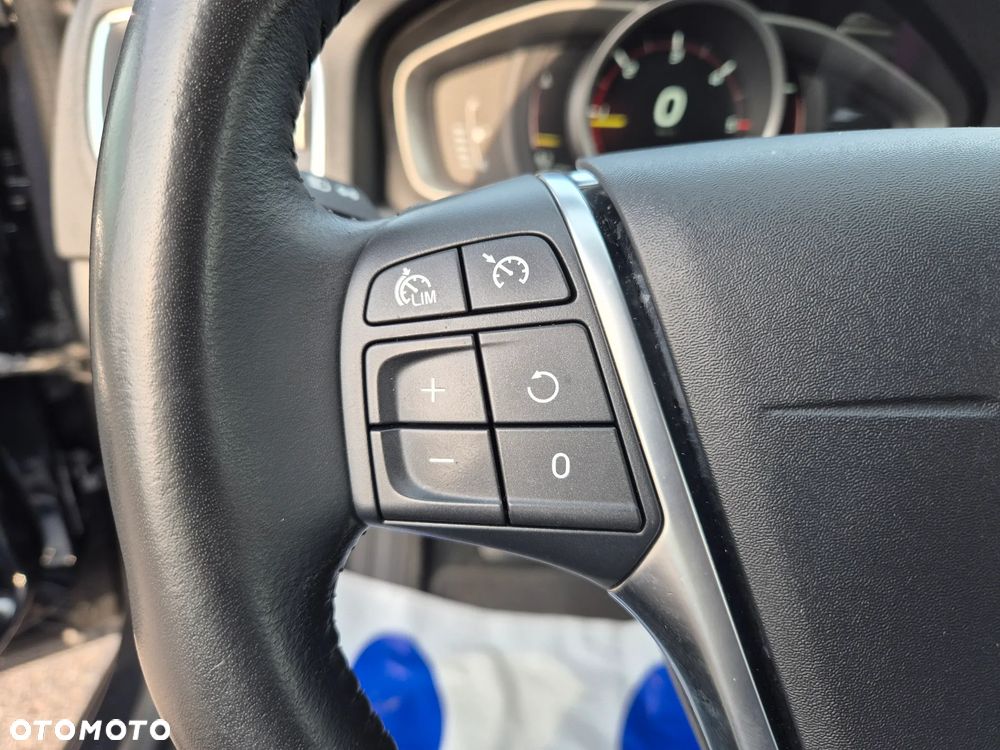 Volvo S60 D2 Momentum - 30