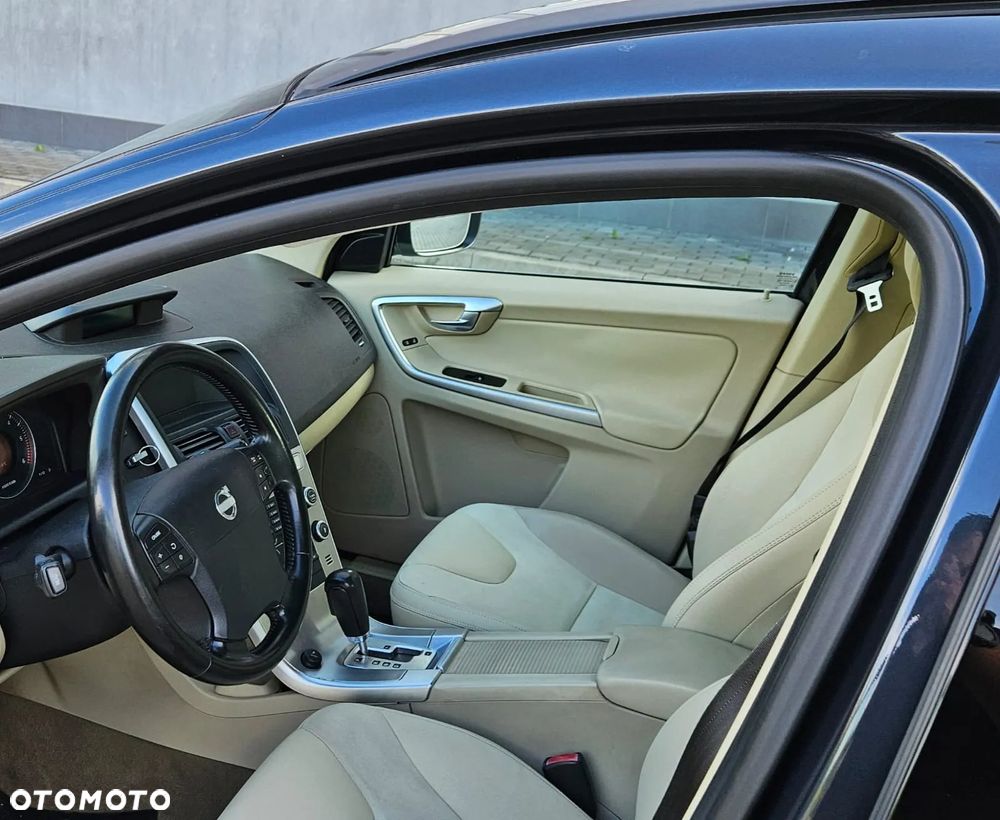 Volvo XC 60 D5 AWD Momentum - 14