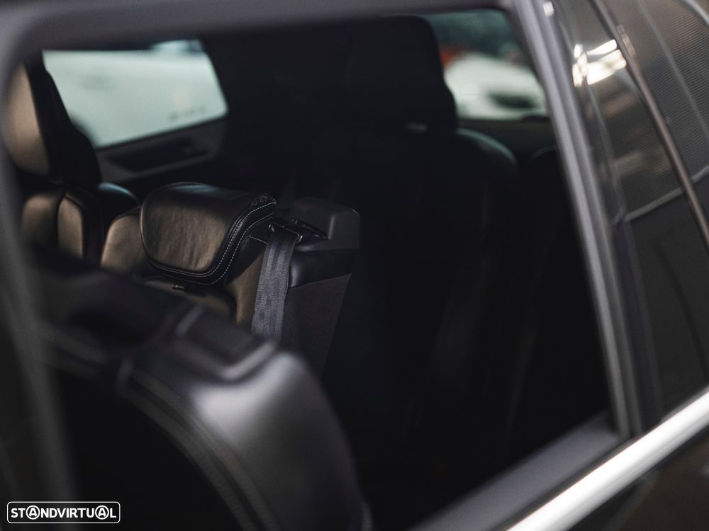 Volvo XC 90 2.0 D4 R-Design - 28