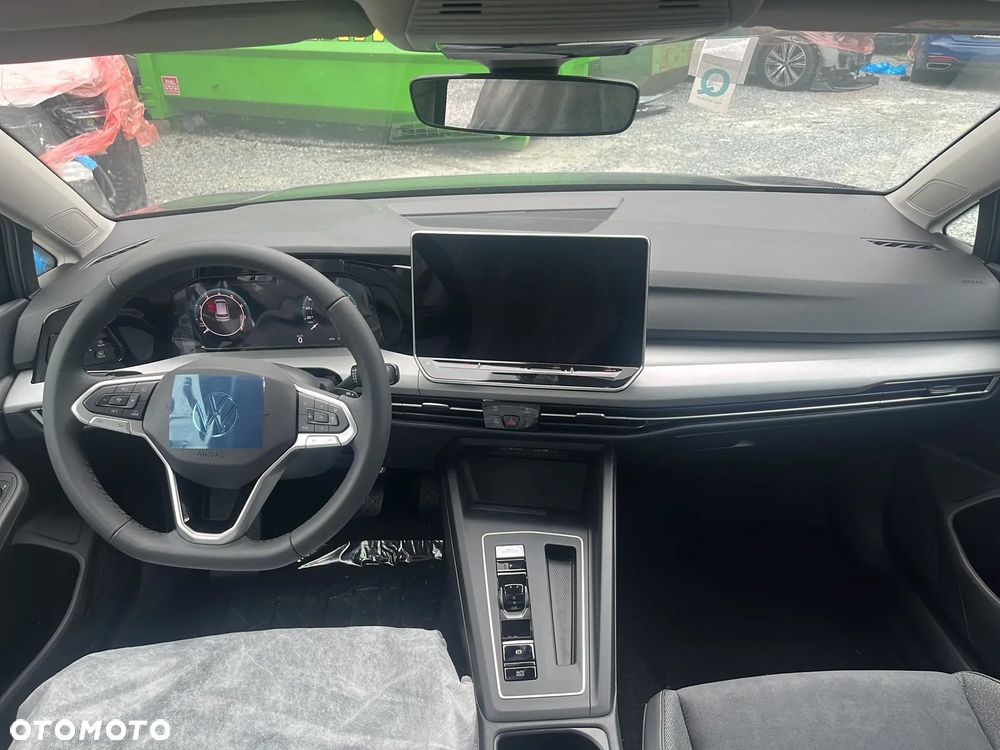 Volkswagen Golf - 11