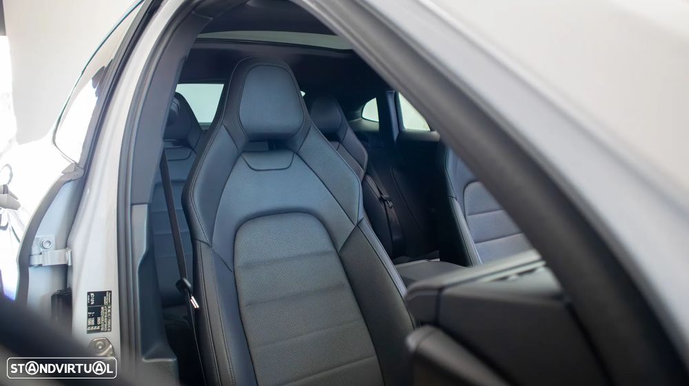 Porsche Panamera 4 E-Hybrid - 10