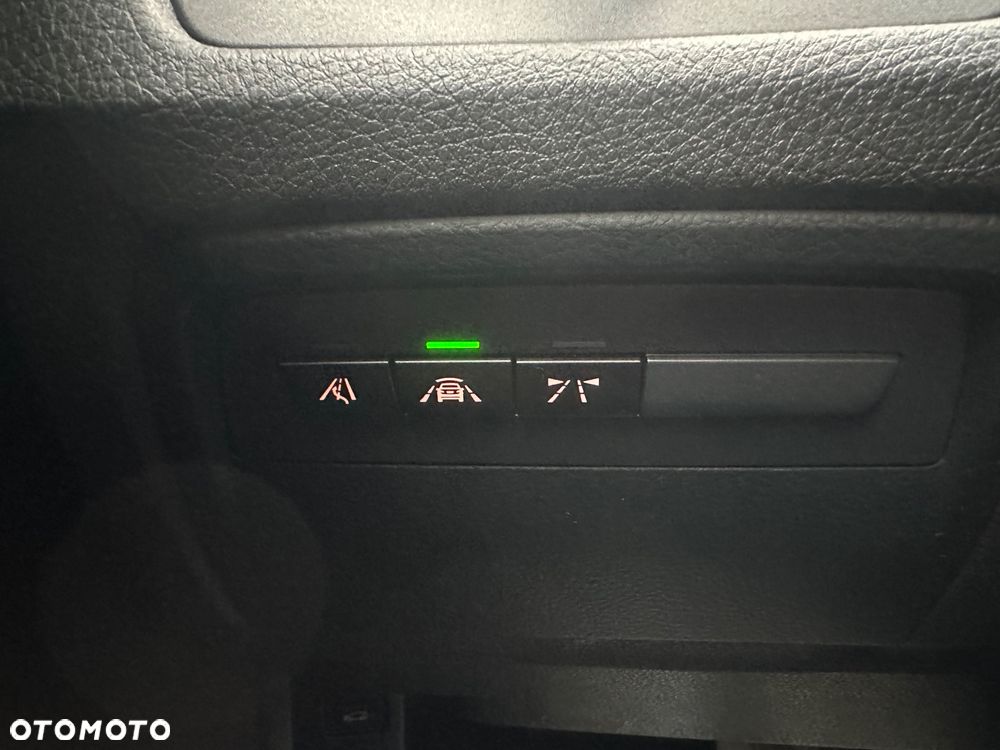 BMW Seria 3 318d Advantage - 24