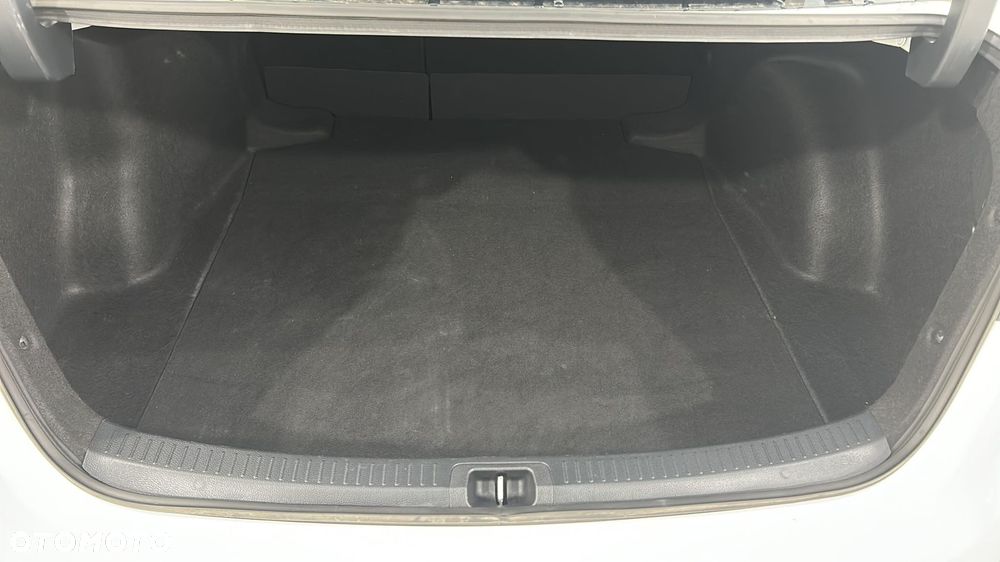 Toyota Corolla 1.5 Comfort MS - 12