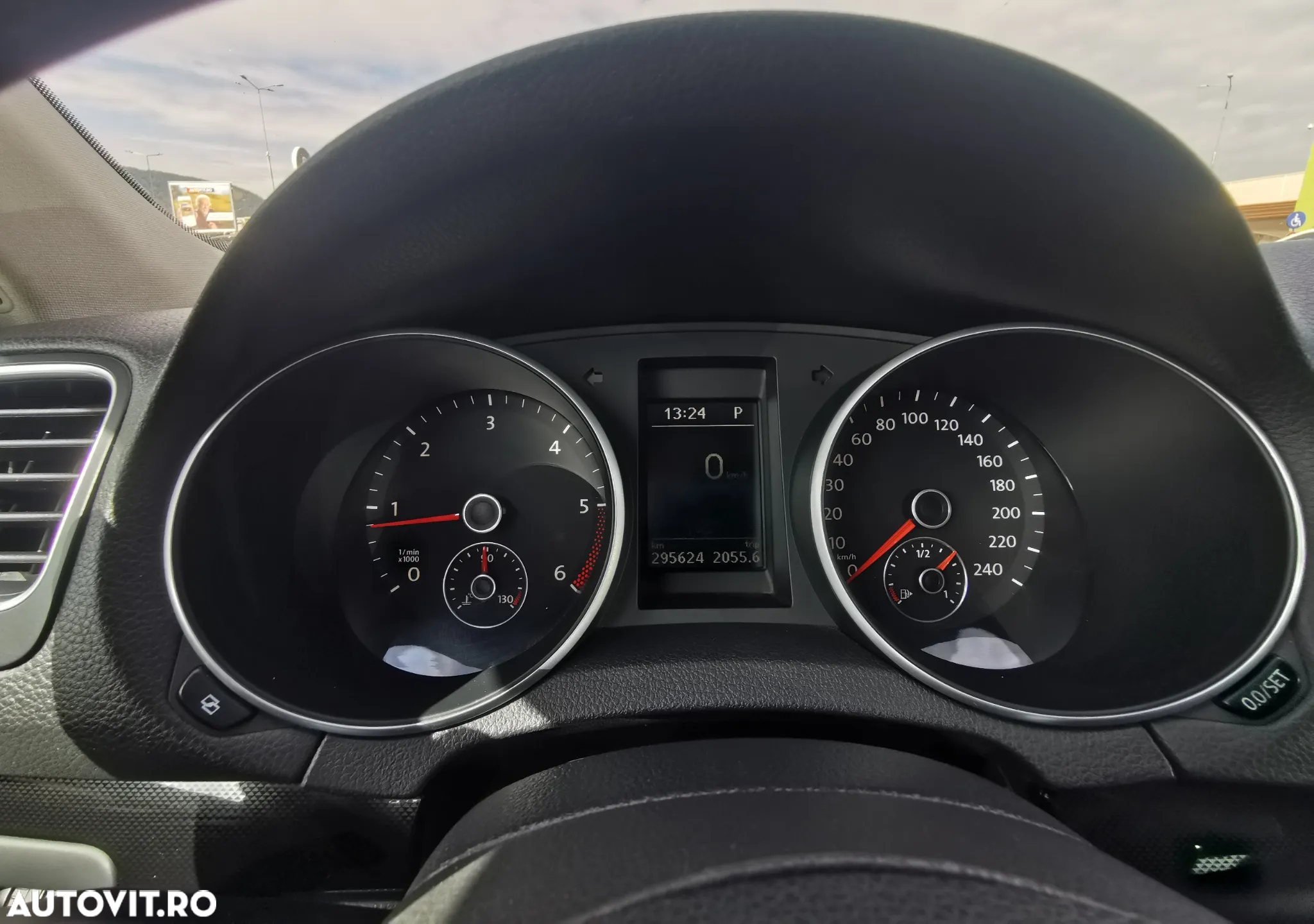 Volkswagen Golf 2.0 TDI Comfortline DSG - 13
