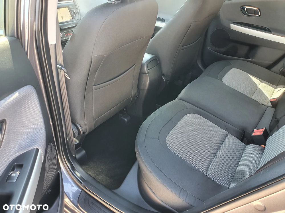 Kia Ceed 1.4 CVVT Dream-Team Edition - 11