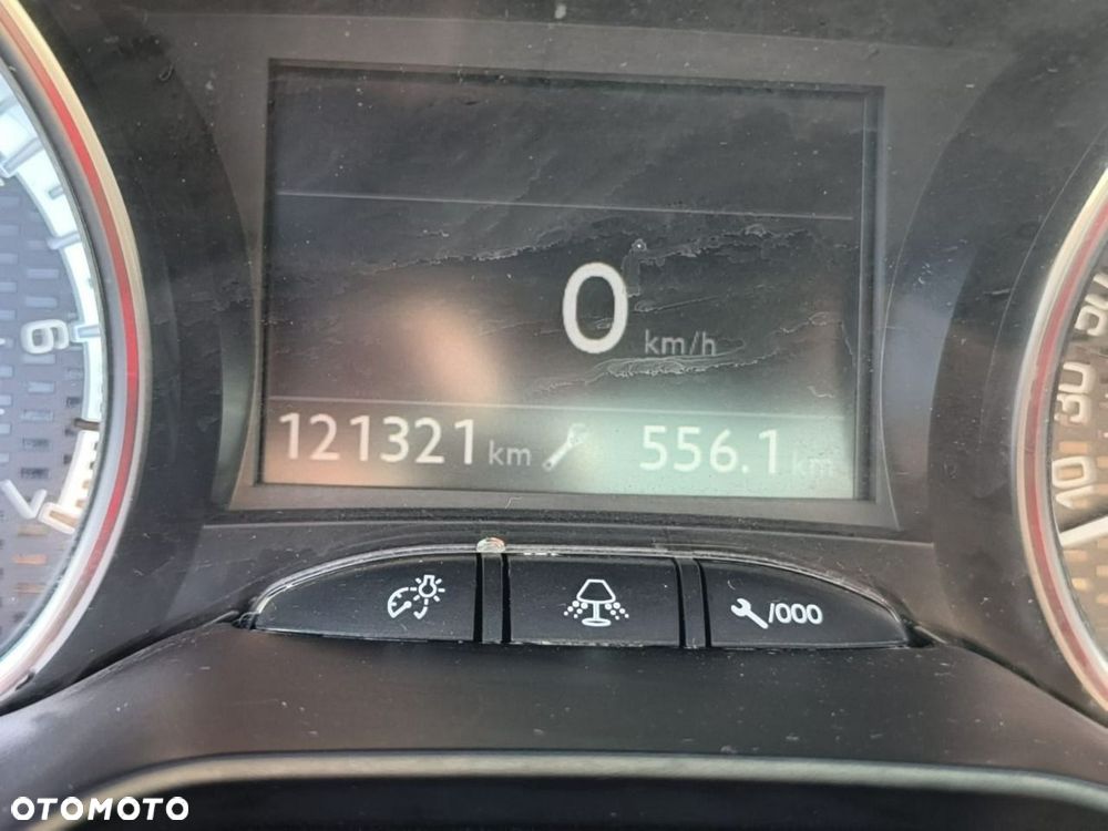 Peugeot 208 - 13