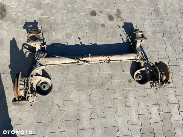BELKA TYŁ TYLNA ZAWIESZENIA ZACISK KOMPLETNA CITROEN C4 PICASSO I GRAND